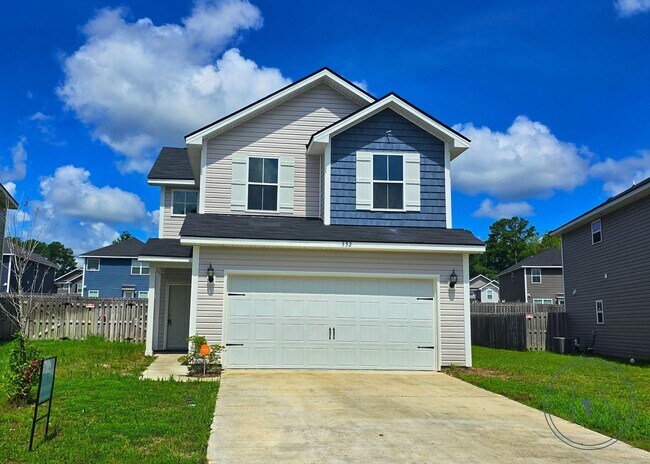 Primary Photo - FALL MOVE-IN SPECIAL: $1000 OFF 1st MONTH'...