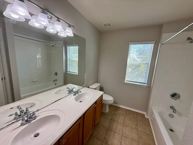 Building Photo - 5 bedroom, 3 bathroom home off TPC Parkway!