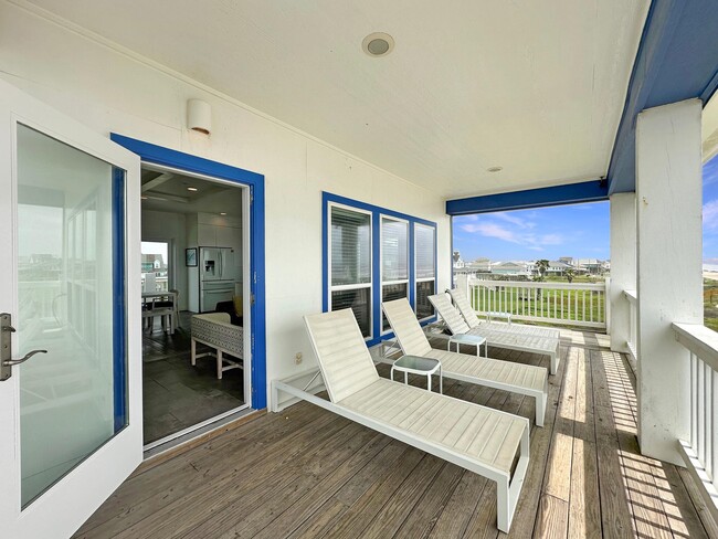 Building Photo - 2496 Gilmore