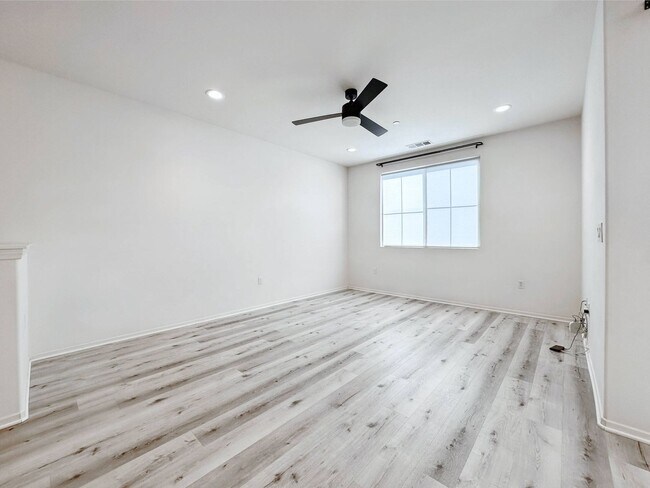 Building Photo - 3180 E Yountville Dr