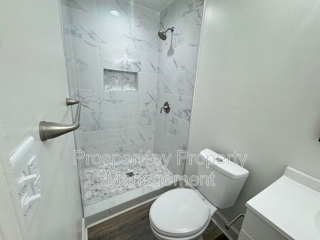 Building Photo - 5730 Teresa St