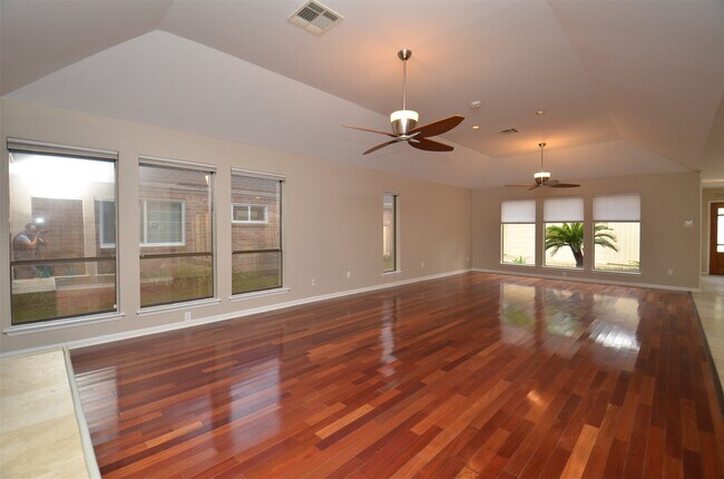 Building Photo - 12310 Burgoyne Dr