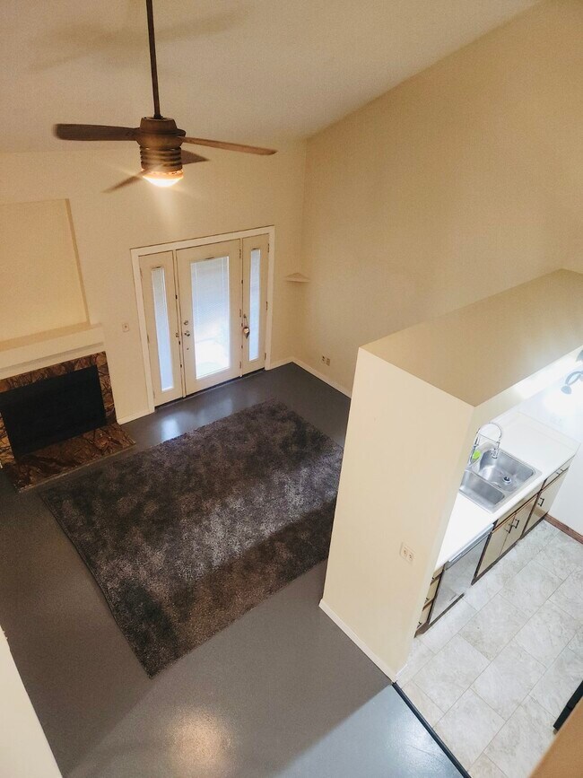 Building Photo - 1106 Loft Cove