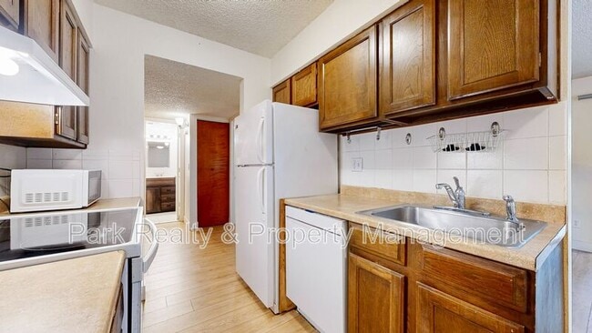 Building Photo - 7373 W Florida Ave