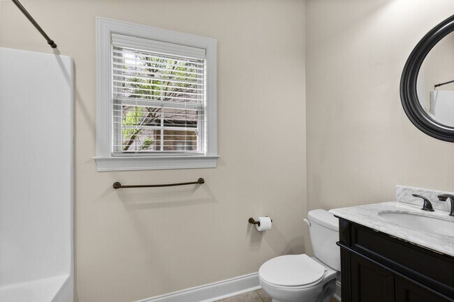 Building Photo - 948 Starr Ct