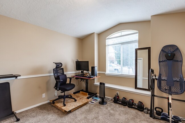 Building Photo - Modern and Updated 3bd/2b Home for Rent in...