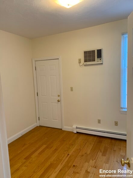 Building Photo - 202 Hurley St