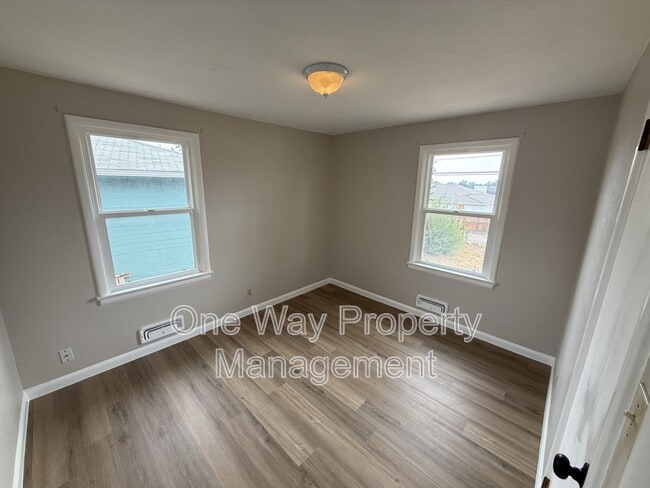 Building Photo - 820 35th Ave Ct