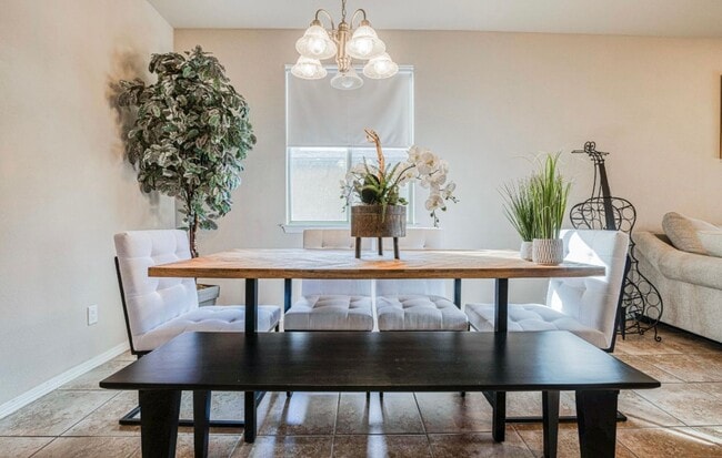 Building Photo - Westside area for Short or Long Term Rental (Completely Furnished) Beautiful 3 bed/2.5 baths plus...