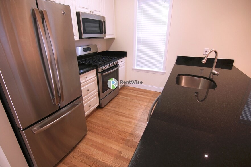 Building Photo - 15 Langdon St