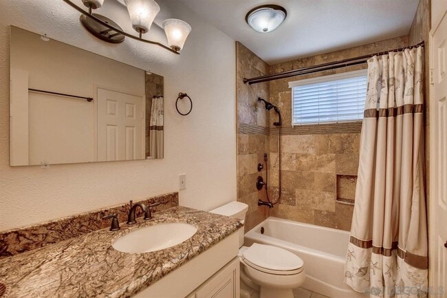 Building Photo - **** INCREDIBLE VIEWS 3 BED 2 BATH HOME! B...