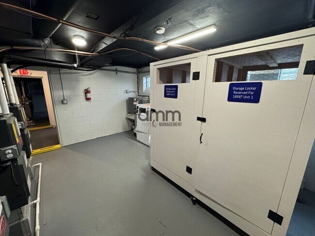 Building Photo - 18997 Hilliard Blvd