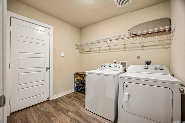 Building Photo - 10771 Francisco Way