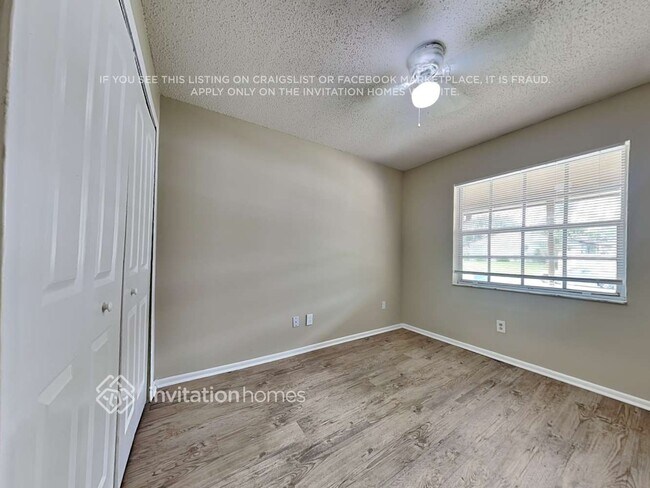 Building Photo - 419 Forest Oak Dr