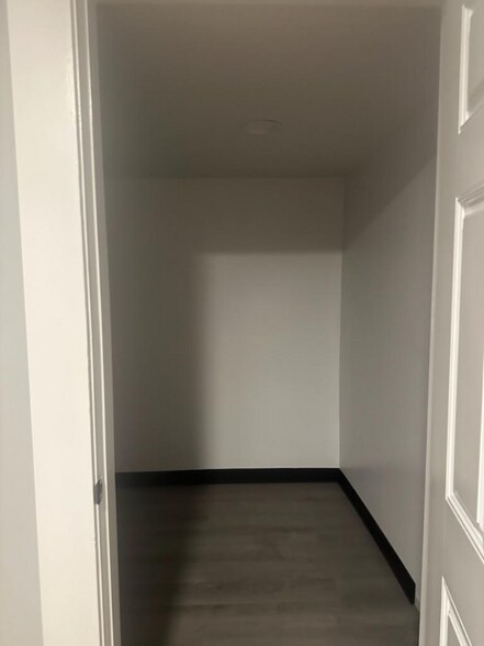 Building Photo - 533 3rd Ave