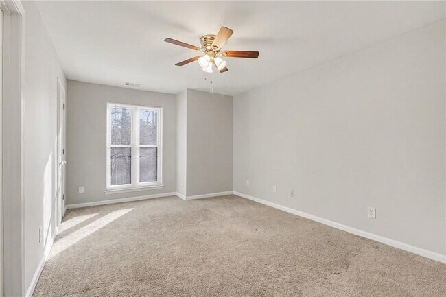 Building Photo - 225 Warm Springs Cir