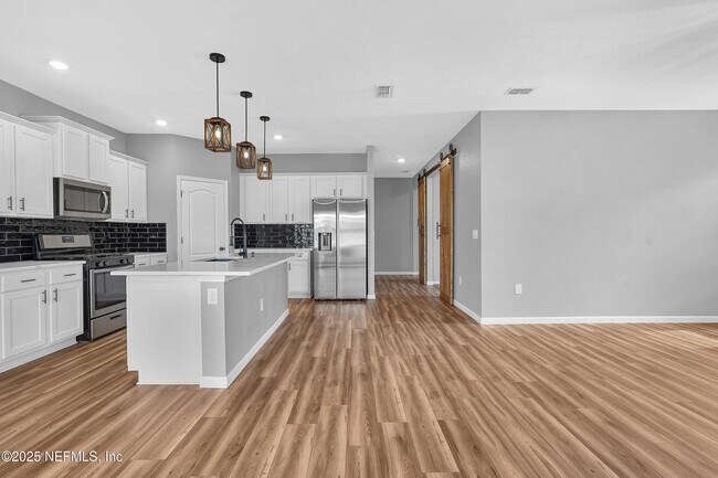 Building Photo - 150 Logrono Ct
