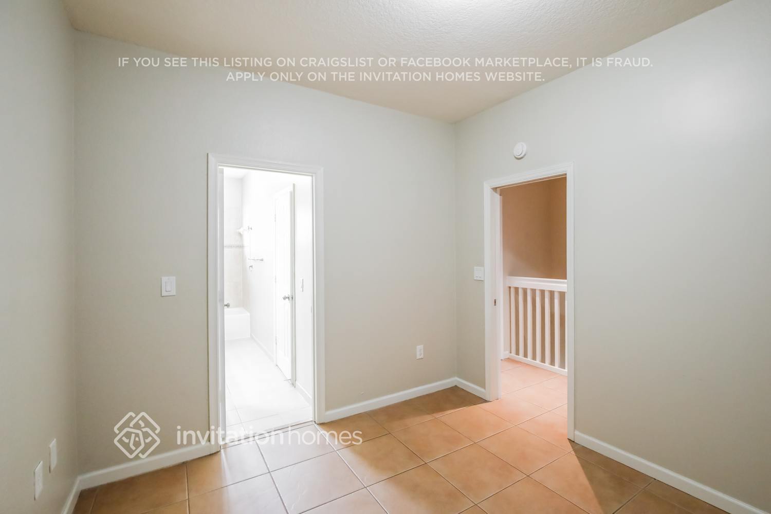 Building Photo - 8899 N Isles Cir