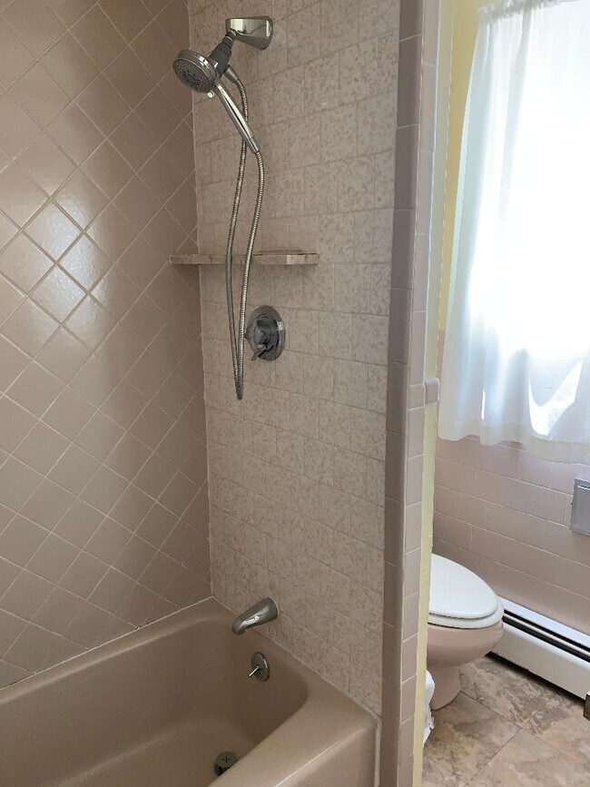 Bathroom - 9 Lyon Ct