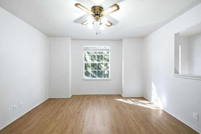 Building Photo - 4 Bedroom home with ZERO carpet close to RAFB