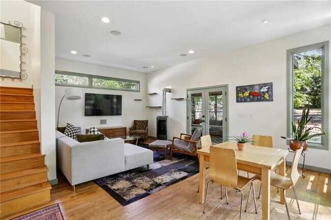 Building Photo - 213 Murray Hill Ave NE