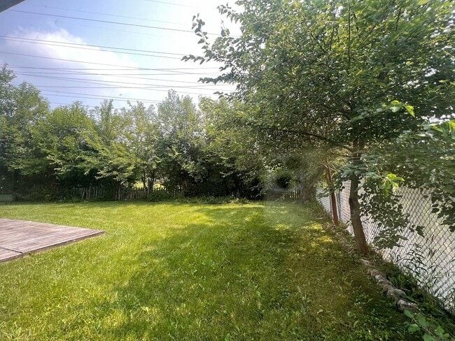 Building Photo - 3327 Acorn Ct