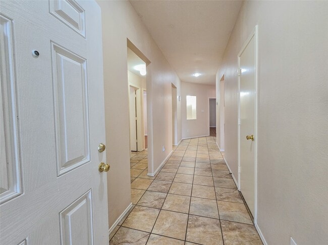 Building Photo - 16131 Taloncrest Dr