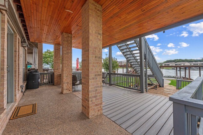 Building Photo - 225 Capetown Way