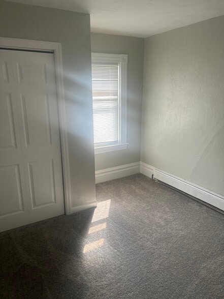 Building Photo - 1005 Broadway St