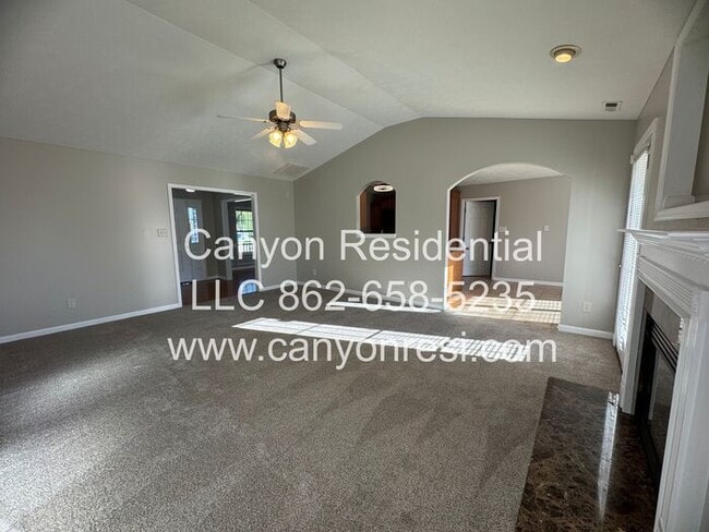 Building Photo - 105 Scaley Bark Dr