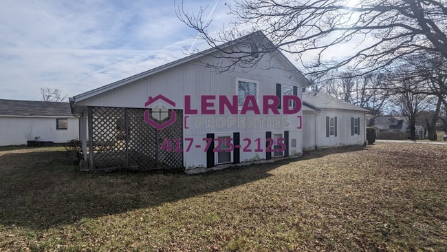 Building Photo - Farm House on 1 Acre of Land for rent!