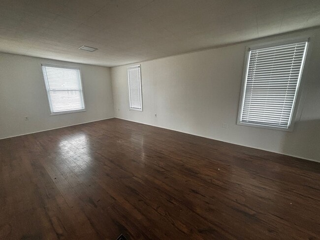 Building Photo - Italian Estates Property Management