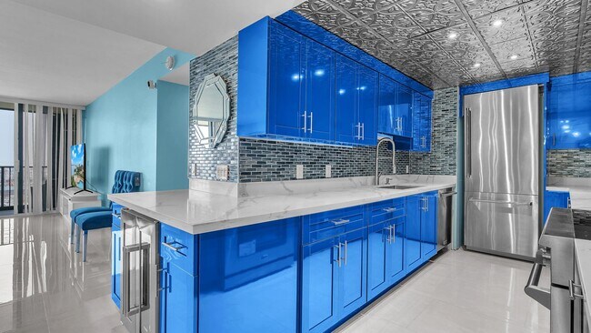 Building Photo - 5600 N Flagler Dr