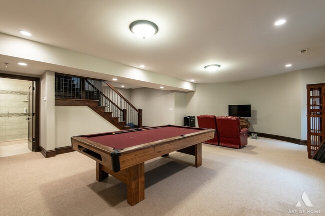 Building Photo - 10001 Montrose Ave