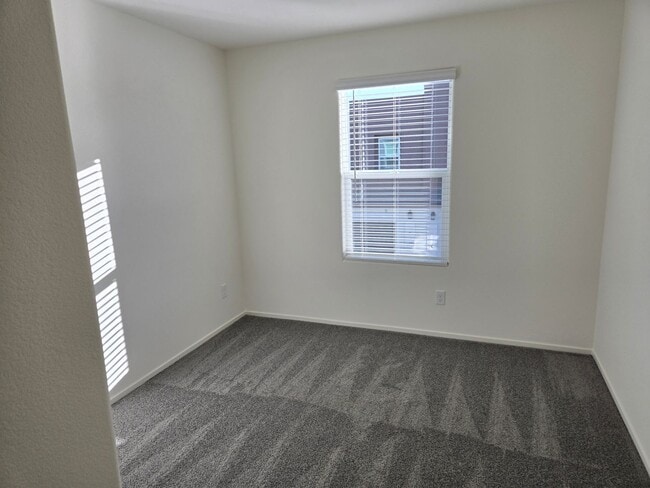 Building Photo - Kalea Trails Gated Cosmos Garden