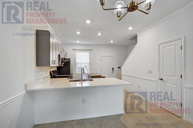 Building Photo - 8937 Daybreak St