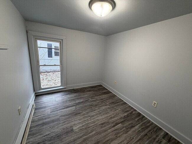 Building Photo - 618 Porter-