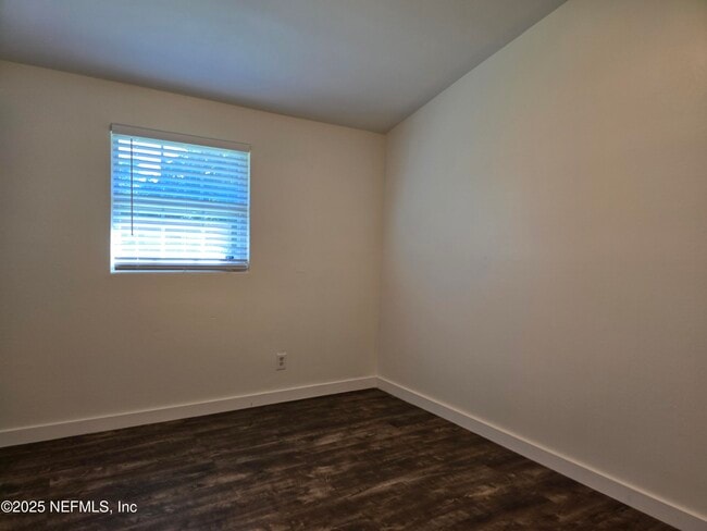 Building Photo - 11927 Dowling Ln