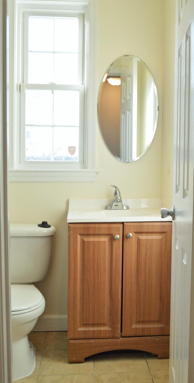 Building Photo - 2518 Kent Village Dr