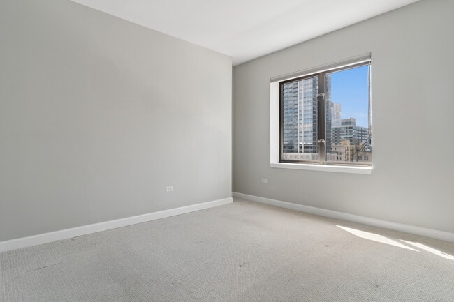 Building Photo - 1322 S Prairie Ave