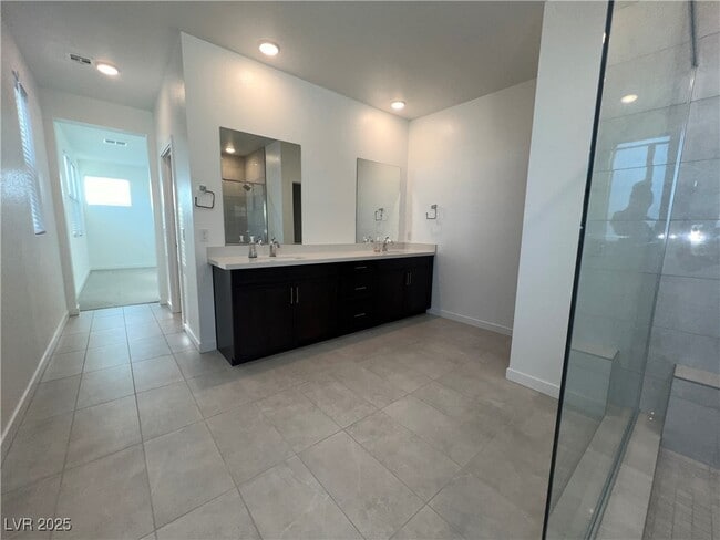 Building Photo - 549 Everett Ridge Ave