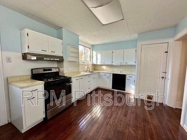 Building Photo - 3306 Shady Ave Ext