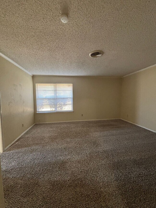 Building Photo - 6008-6010 Shelton St