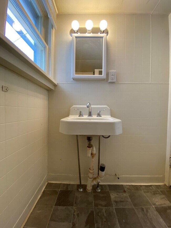 Building Photo - 308 Pennsylvania Ave