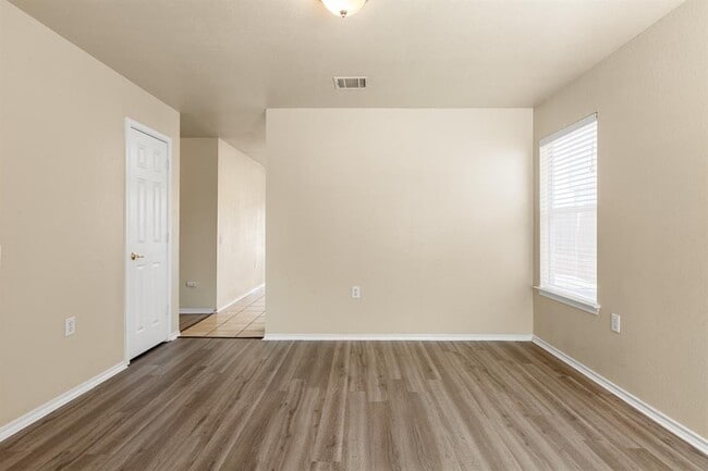 Building Photo - 7400 Cayenne Ln