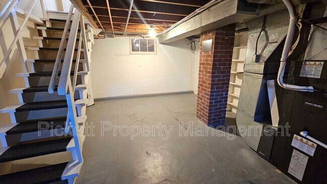 Building Photo - 2109 E Highlands St