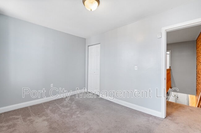 Building Photo - 3210 E Fairmount Ave