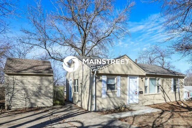 Building Photo - 3 Bedroom Pet-Friendly Home in Kansas City, MO with Main Street Renewal