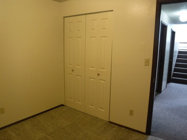 Building Photo - Duplex in the south hills