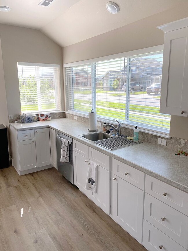 Building Photo - Beautiful Single Family Detached Home in N...